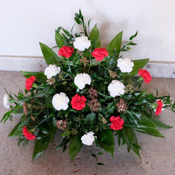 Blumenbukett in weiß/rot Bild 1